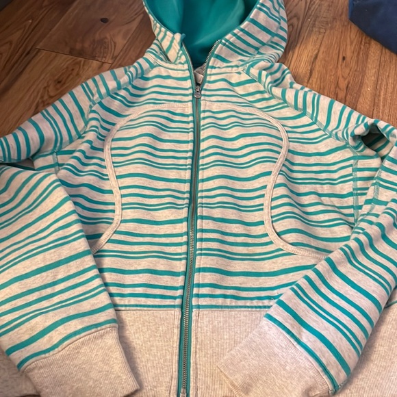 lululemon athletica Tops - Woman’s sweater (1G)